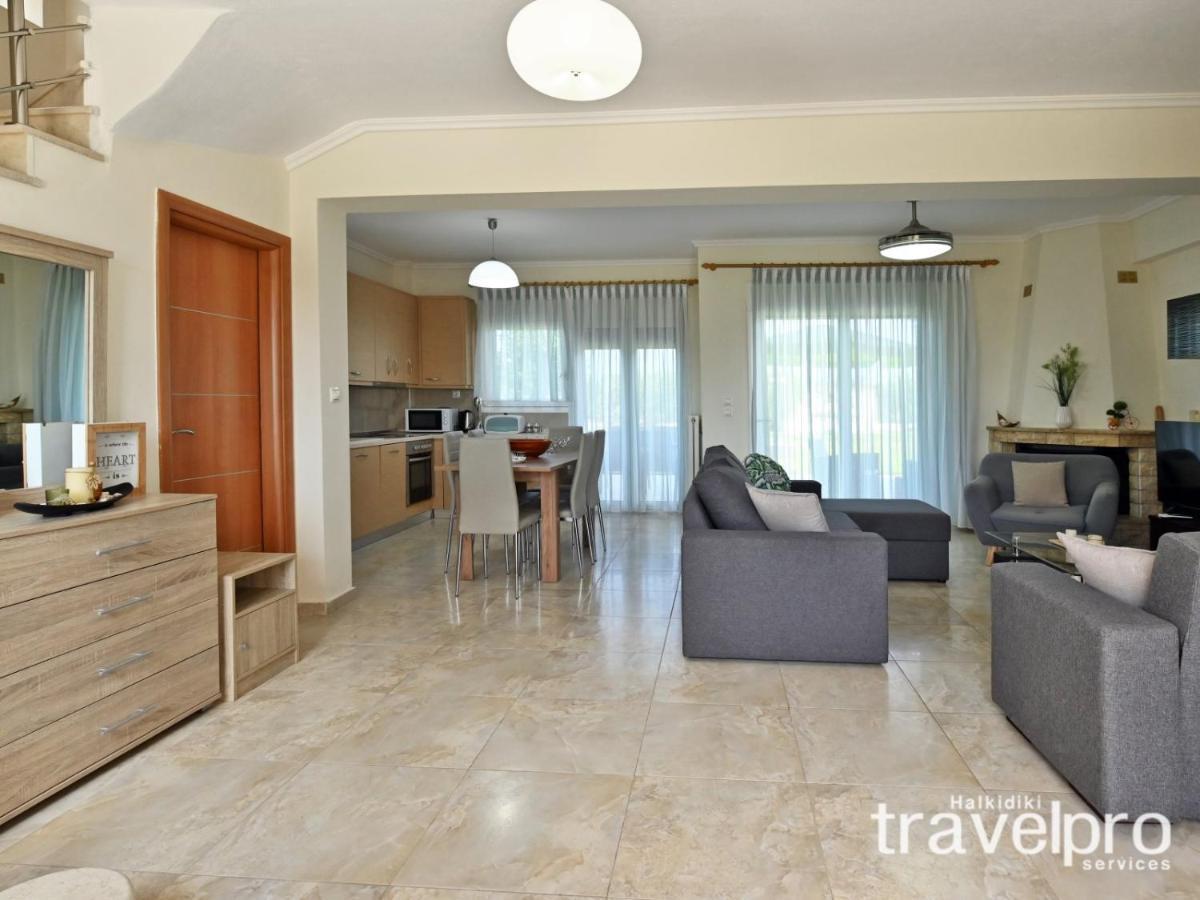 Villa Iris By Rentalspro Services - Agios Mamas Beach Dış mekan fotoğraf