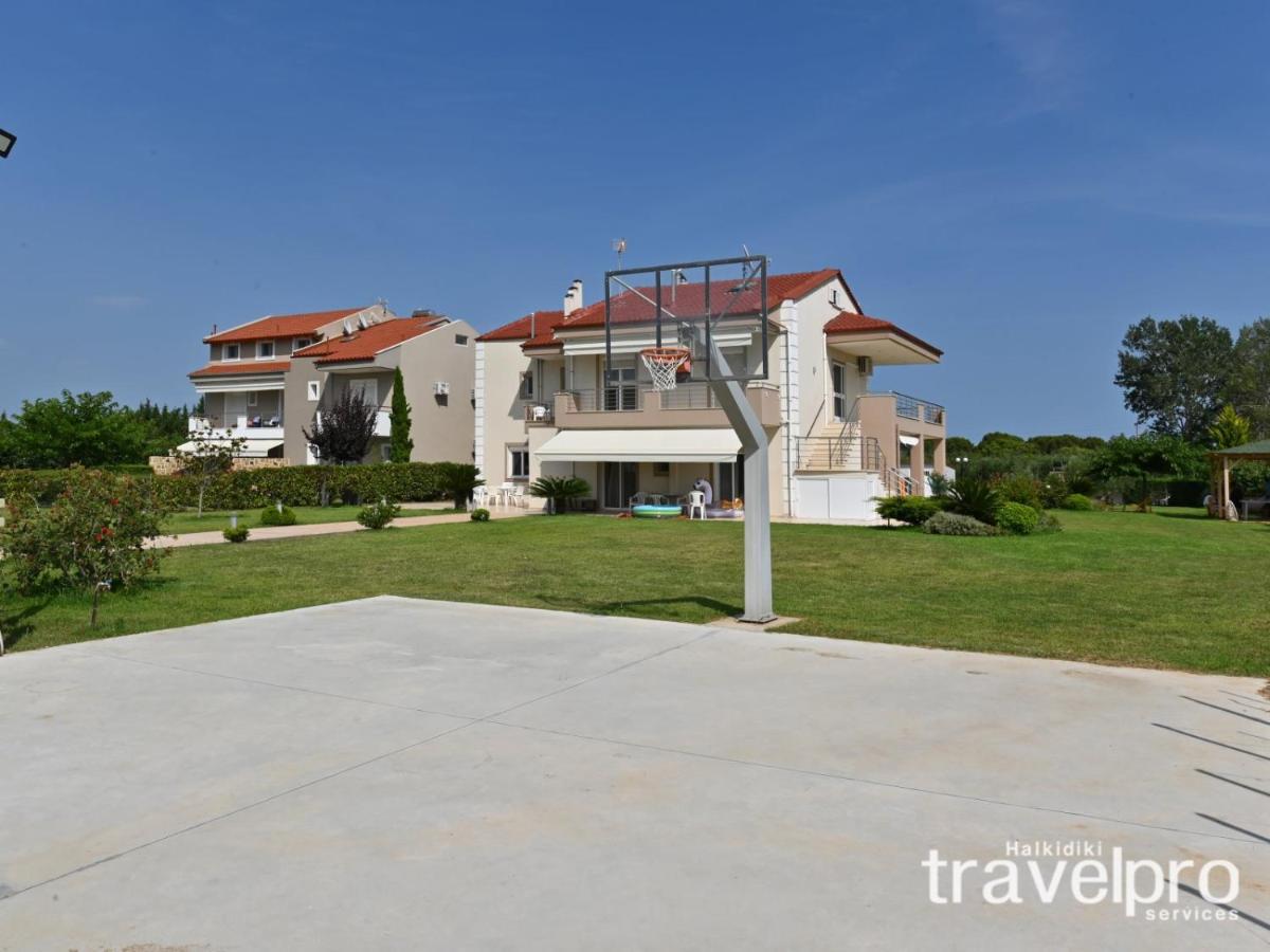 Villa Iris By Rentalspro Services - Agios Mamas Beach Dış mekan fotoğraf