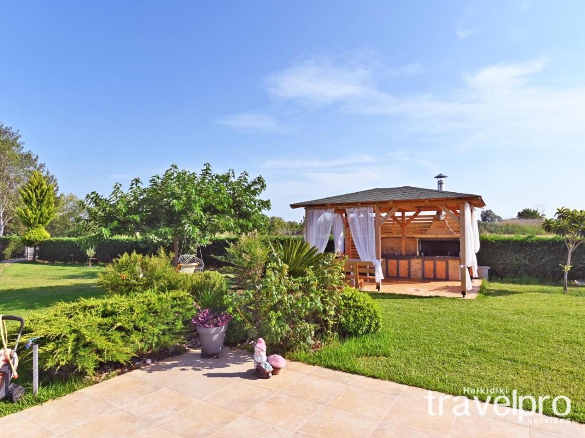 Villa Iris By Rentalspro Services - Agios Mamas Beach Dış mekan fotoğraf