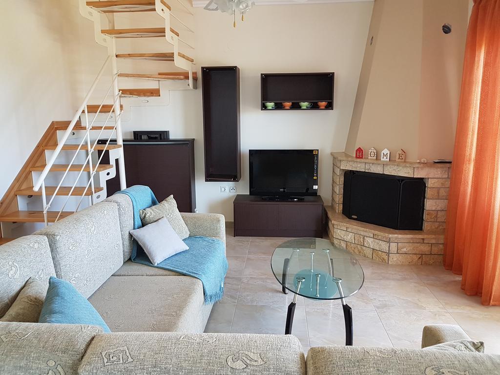 Villa Iris By Rentalspro Services - Agios Mamas Beach Dış mekan fotoğraf